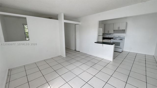 2829 Van Buren St 207, Hollywood, FL 33020