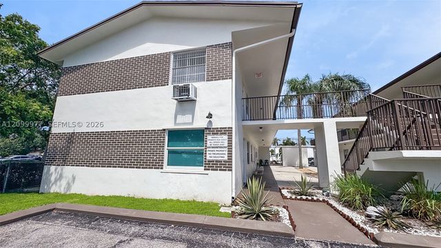 2829 Van Buren St 207, Hollywood, FL 33020
