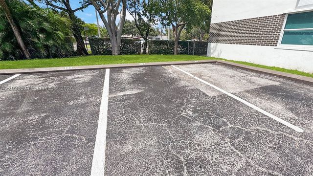 2829 Van Buren St 207, Hollywood, FL 33020