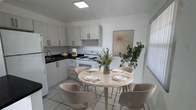 2829 Van Buren St 207, Hollywood, FL 33020