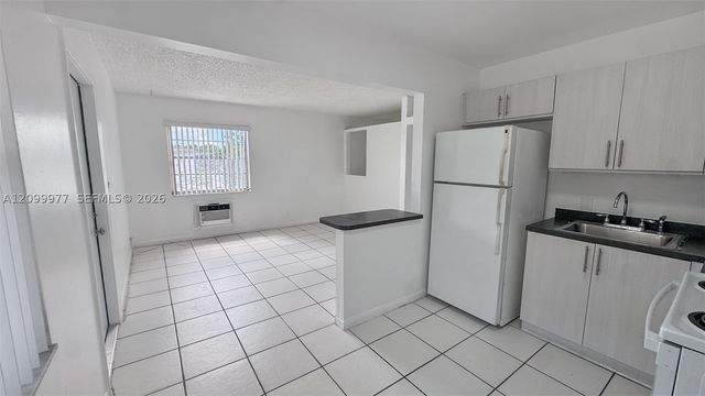 2829 Van Buren St 207, Hollywood, FL 33020