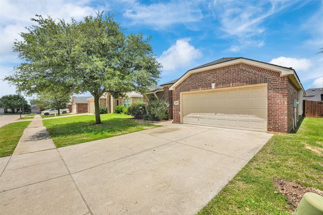 8109 Tierra Del Sol Road, Arlington, TX 76002