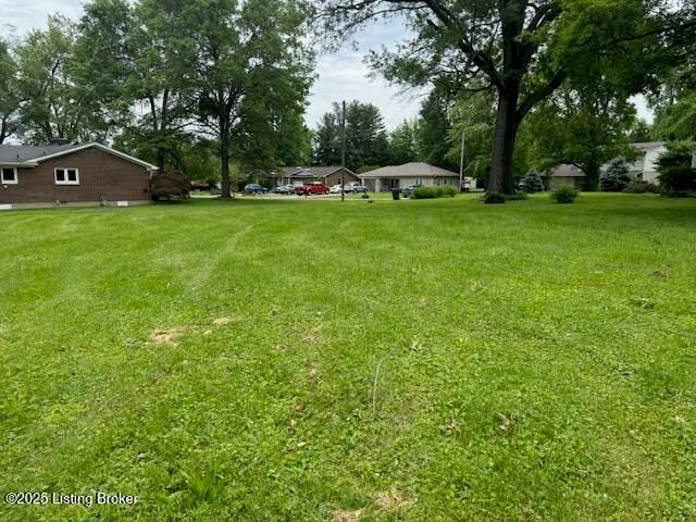 6215 Willismore Dr, Louisville, KY 40272