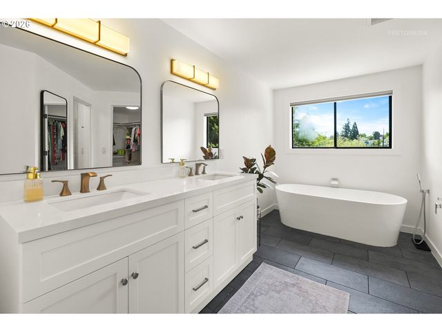 16342 Nw JOSCELYN St, Beaverton, OR 97006