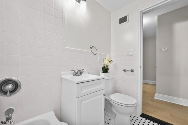 191 Midland Pl 2, Newark City, NJ 07106