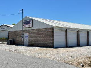 2110 Air Park Road, Ozark, MO 65721