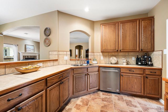 8707 Santa Fe Cove, Helotes, TX 78023