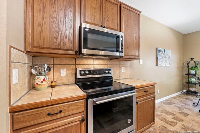 8707 Santa Fe Cove, Helotes, TX 78023