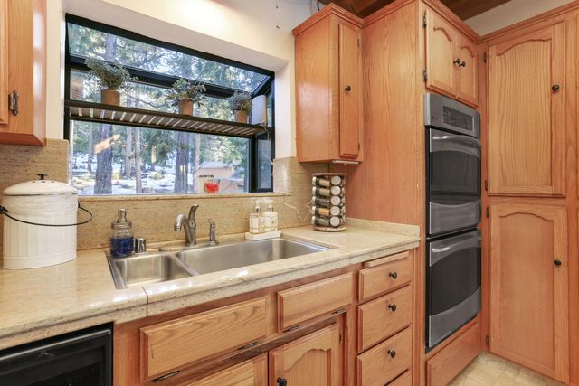 38443 Red Leaf Lane, Shaver Lake, CA 93664