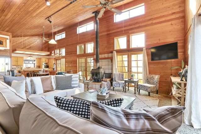 38443 Red Leaf Lane, Shaver Lake, CA 93664