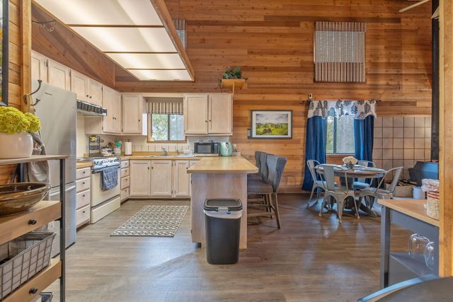 38443 Red Leaf Lane, Shaver Lake, CA 93664