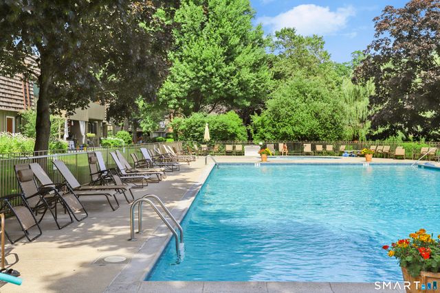 92 Ledgebrook Drive 92, Norwalk, CT 06854