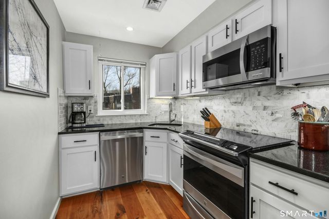 92 Ledgebrook Drive 92, Norwalk, CT 06854