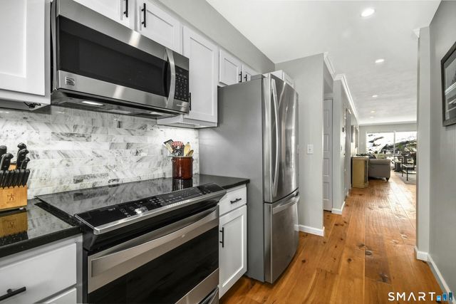 92 Ledgebrook Drive 92, Norwalk, CT 06854