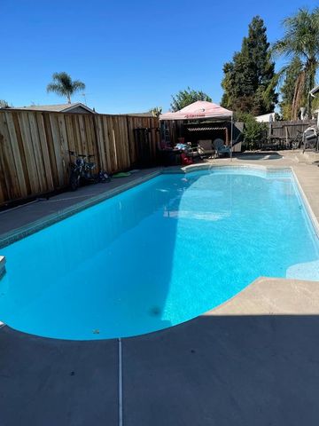 846 Del Monte Court, Manteca, CA 95336