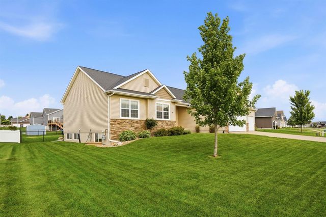 1229 Partridge Lane, Waterloo, IA 50701