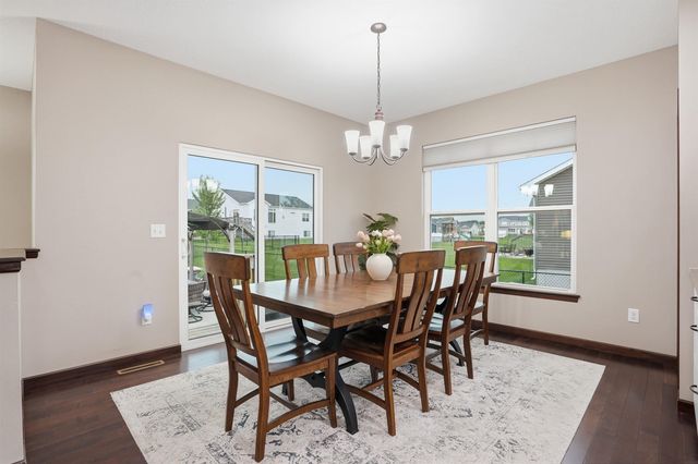 1229 Partridge Lane, Waterloo, IA 50701