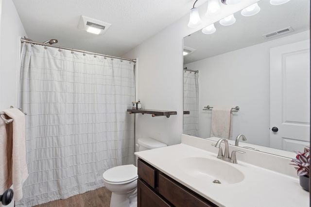 1229 Partridge Lane, Waterloo, IA 50701