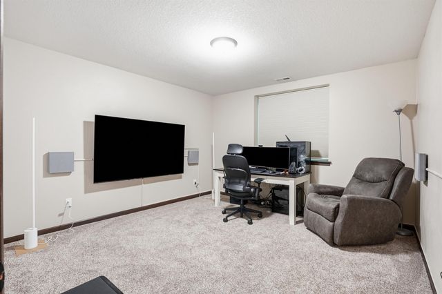 1229 Partridge Lane, Waterloo, IA 50701