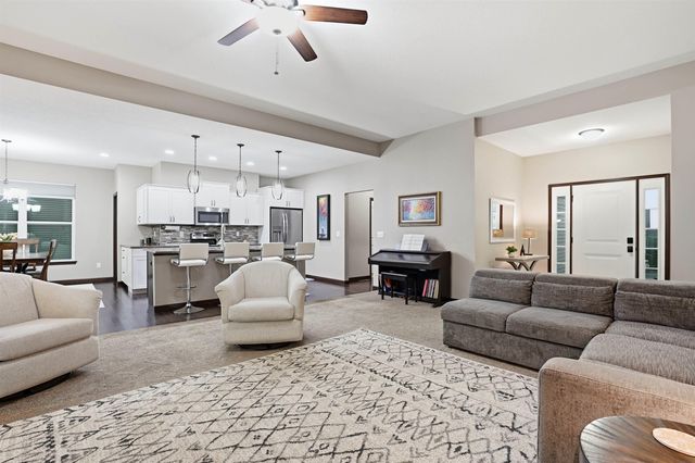 1229 Partridge Lane, Waterloo, IA 50701