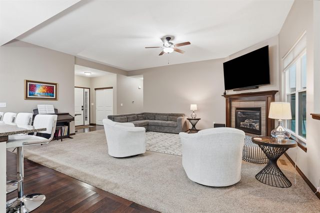 1229 Partridge Lane, Waterloo, IA 50701