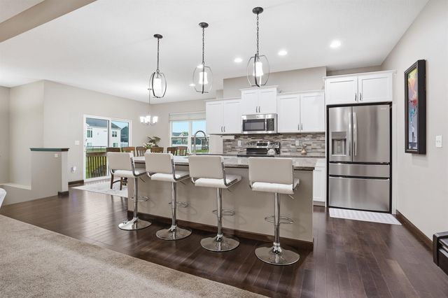 1229 Partridge Lane, Waterloo, IA 50701