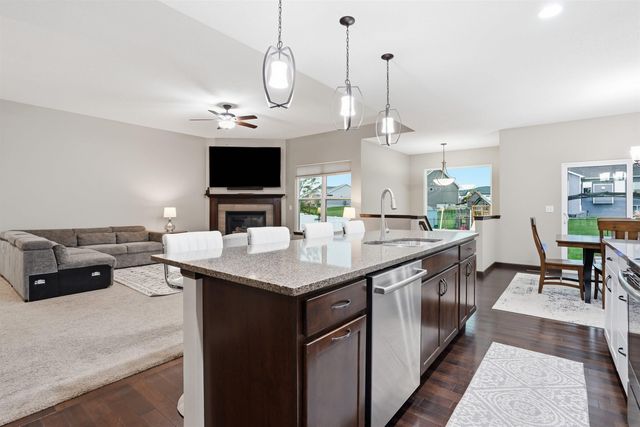 1229 Partridge Lane, Waterloo, IA 50701