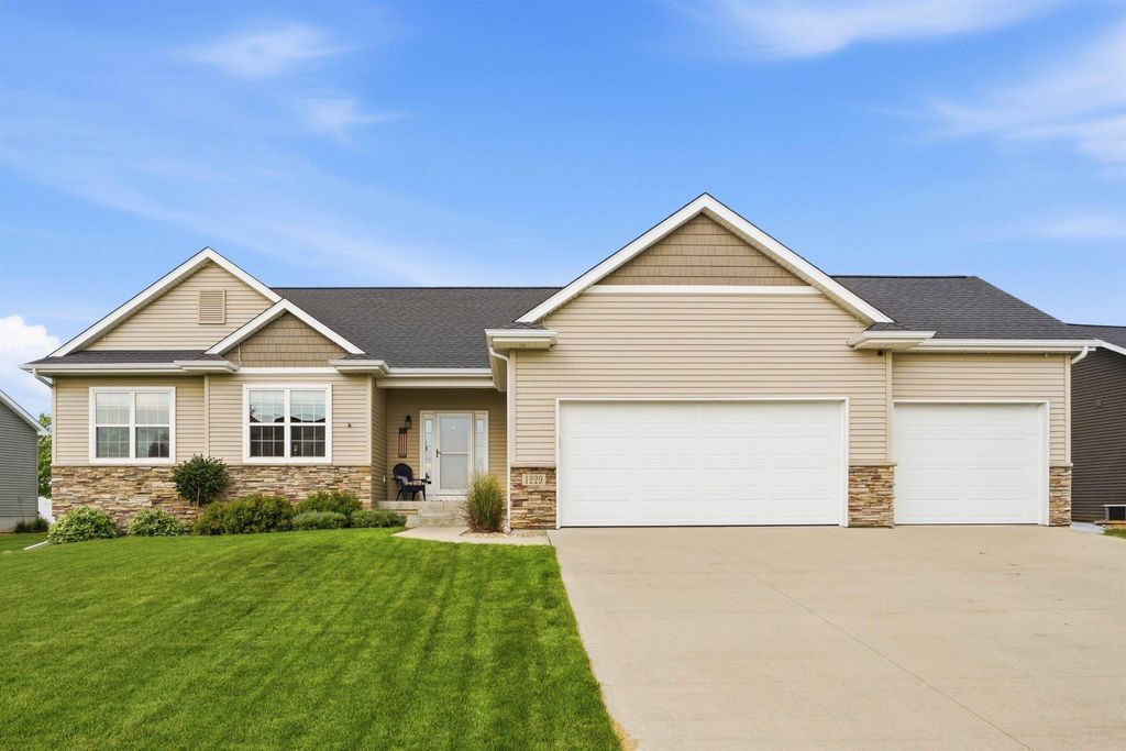 1229 Partridge Lane, Waterloo, IA 50701