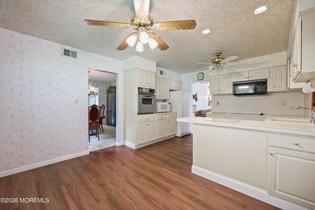 21 Forge Court, Freehold, NJ 07728