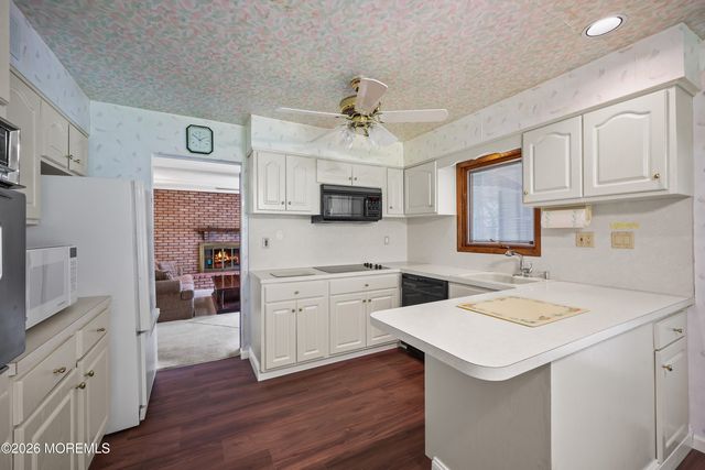 21 Forge Court, Freehold, NJ 07728