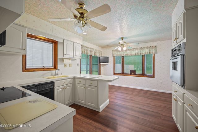 21 Forge Court, Freehold, NJ 07728