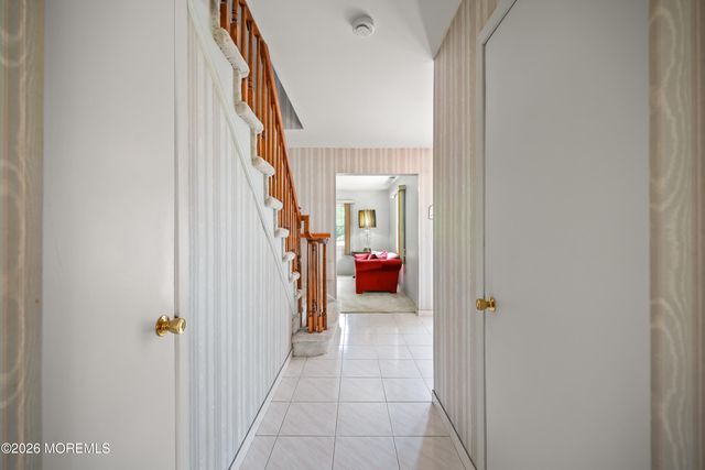 21 Forge Court, Freehold, NJ 07728