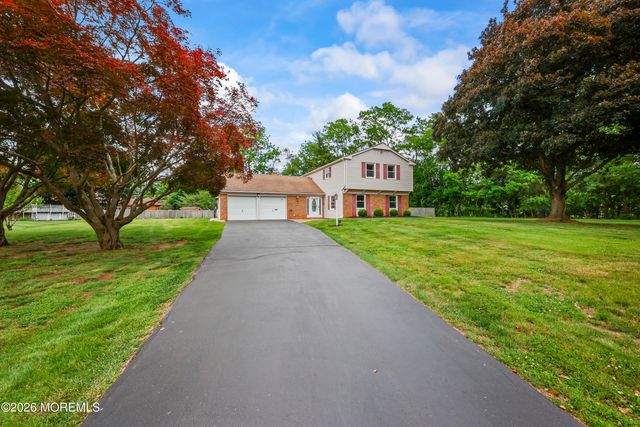 21 Forge Court, Freehold, NJ 07728