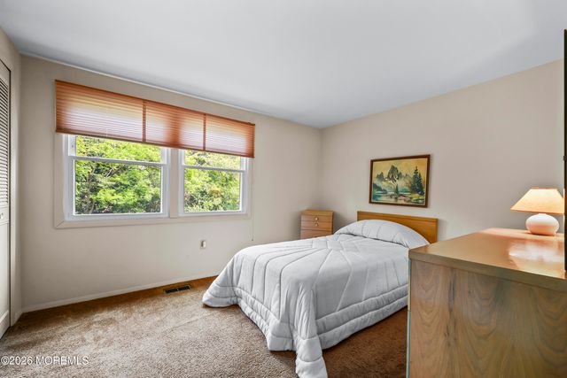 21 Forge Court, Freehold, NJ 07728
