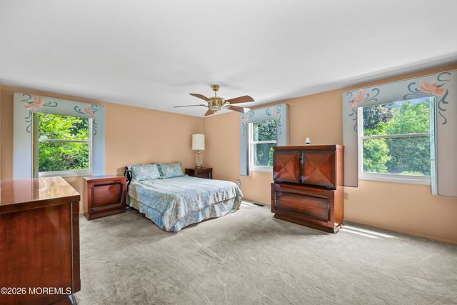 21 Forge Court, Freehold, NJ 07728