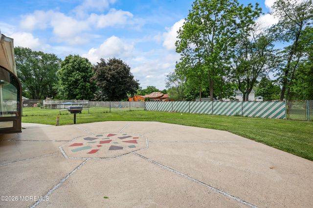 21 Forge Court, Freehold, NJ 07728