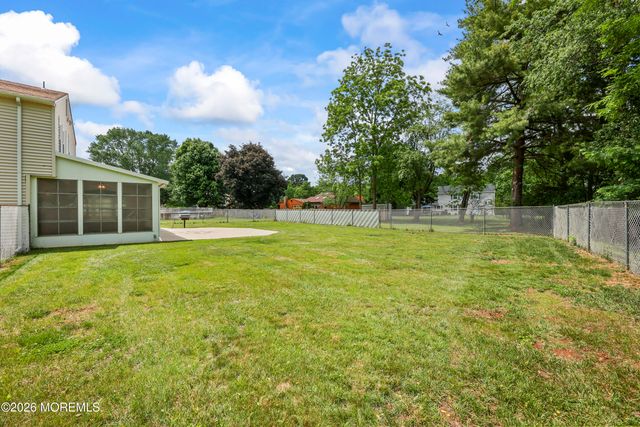 21 Forge Court, Freehold, NJ 07728