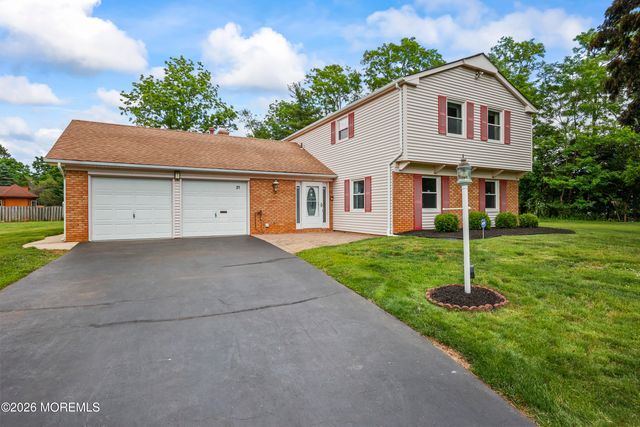21 Forge Court, Freehold, NJ 07728