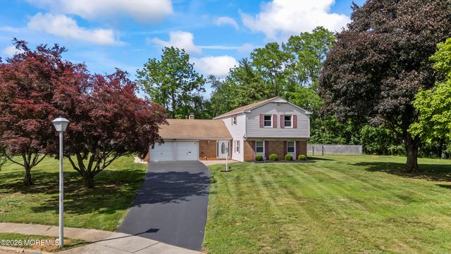 21 Forge Court, Freehold, NJ 07728