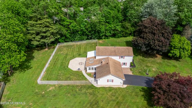21 Forge Court, Freehold, NJ 07728