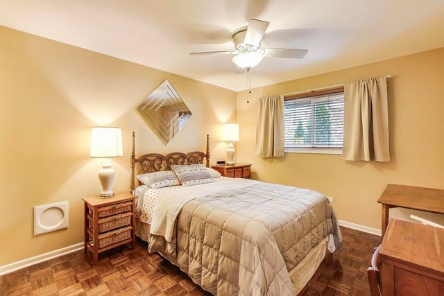 7621 Davis Street, Morton Grove, IL 60053