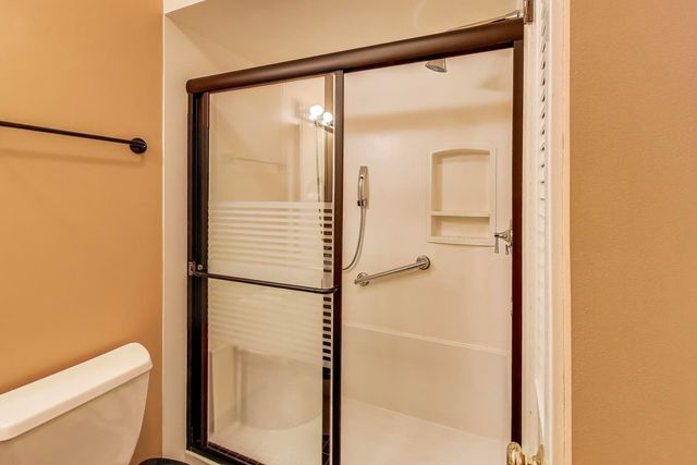 7621 Davis Street, Morton Grove, IL 60053