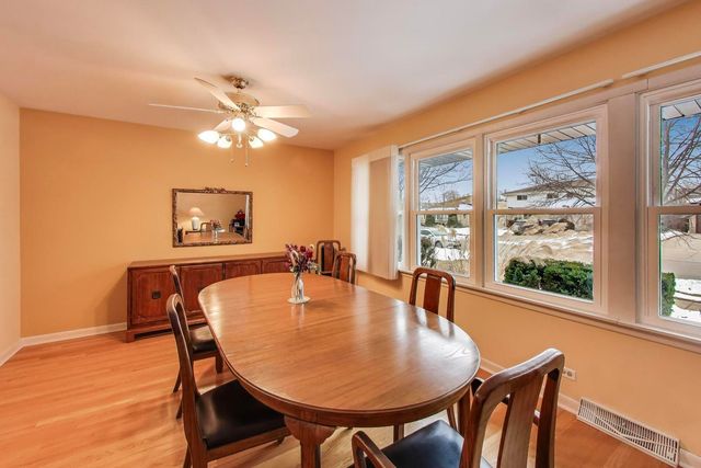 7621 Davis Street, Morton Grove, IL 60053