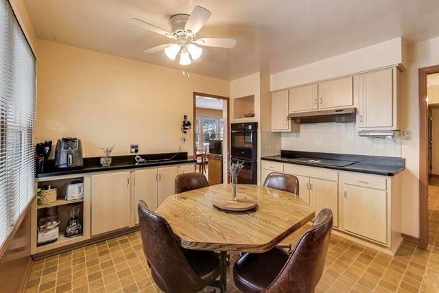 7621 Davis Street, Morton Grove, IL 60053