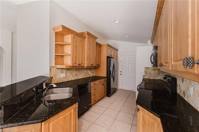 9841 Las Casas DR, Fort Myers, FL 33919