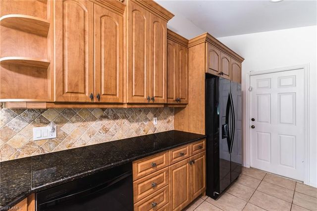 9841 Las Casas DR, Fort Myers, FL 33919