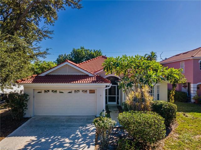 9841 Las Casas DR, Fort Myers, FL 33919