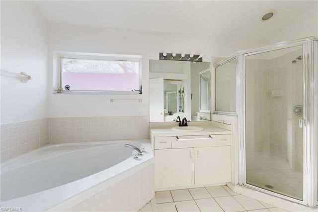 9841 Las Casas DR, Fort Myers, FL 33919