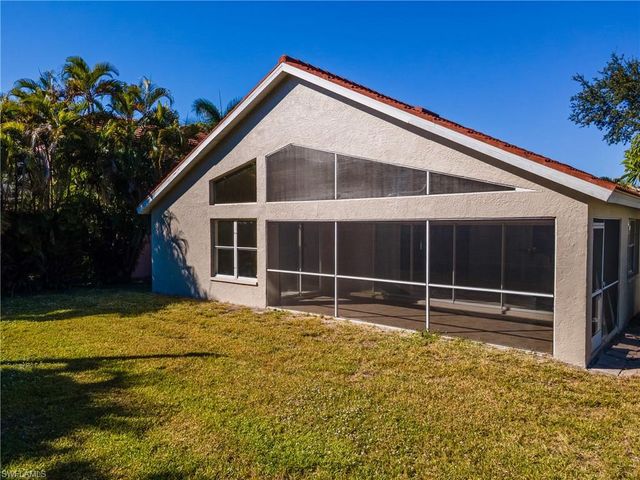 9841 Las Casas DR, Fort Myers, FL 33919