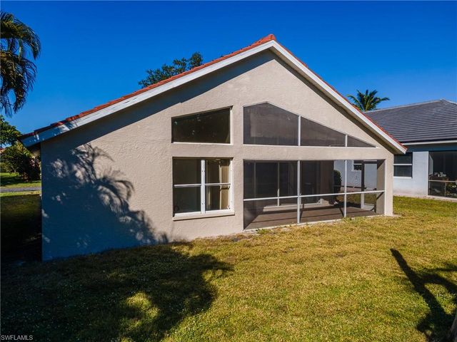 9841 Las Casas DR, Fort Myers, FL 33919